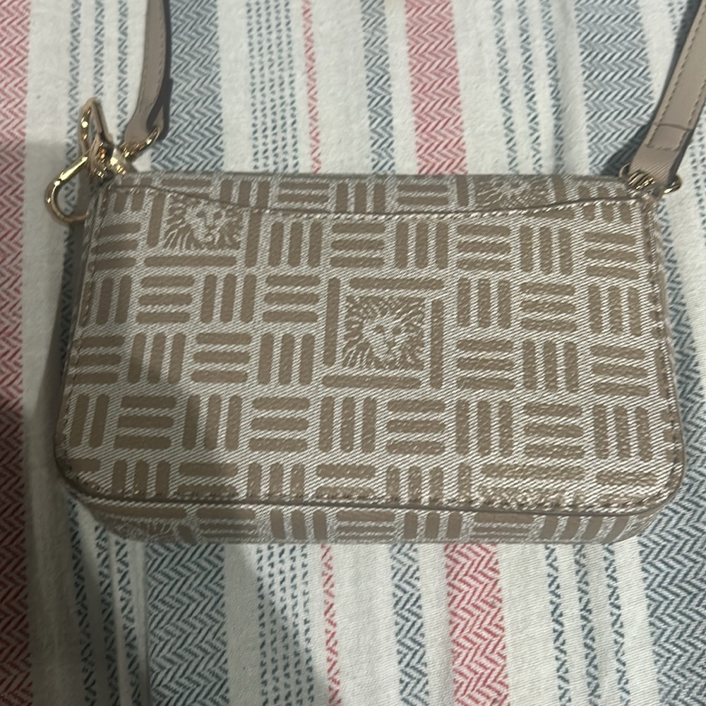 Small Beautiful Purse Color Tan. - Picture 3 of 9